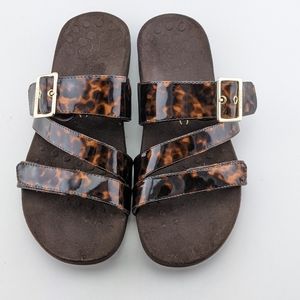 Vionic Skylar Leopard Sandals